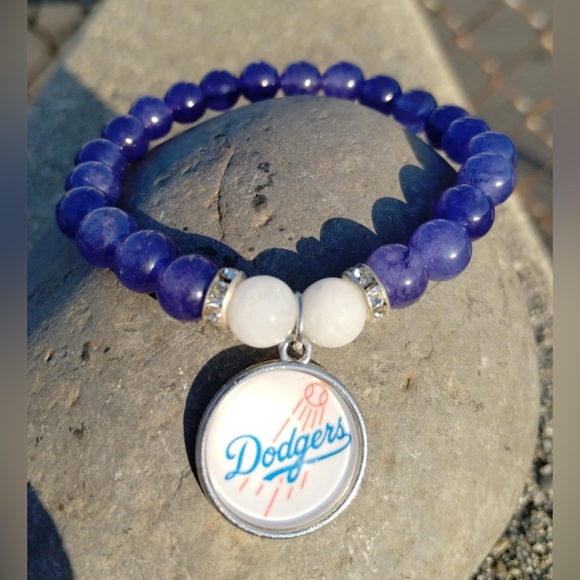 HANDMADE CRYSTAL QUARTZ L.A. DODGERS BRACELET (DODGERS CHARM) - Picture 3 of 3